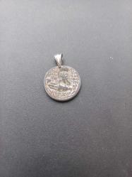 Kolye ucu  imitasyon baykuş ve potre yüzleri olan kolye ucu