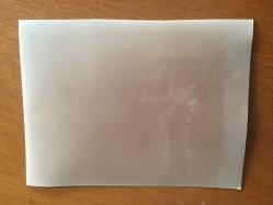 TÜRKİYE CUMHURİYETİ ESKİ BAŞBAKANI BÜLENT ECEVİT'İN BÜYÜK BOY ORİJİNAL AJANS-BASIN FOTOĞRAFI - 23 x 17 cm EBADINDA - BAŞBAKAN BÜLENT ECEVİT, CHP'NİN GENÇLİK KOLLARI KURULTAYINDA BAŞI SARILI OLAN DİVAN BAŞKANINA GEÇMİŞ OLSUN DERKEN ÇEKİLMİŞ BİR KARE, 1979