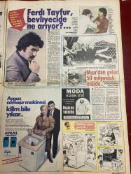 HAFTA SONU GAZETESİ DOĞUM GÜNÜ HEDİYESİ ( Turkish Newspaper ) - 11 ARALIK 1981 - TAM TAKIM 12 SAYFADIR -Emel Sayın-İsmet Kasapoğlu-Nergis Şehri-Ahmet Tahsin-Yılmaz Güney-Hazim Avcı-Türkan Şoray-Cüneyt Arkın-Rüçhan Adlı-Nilüfer-Bekir Çelenk-Filiz Akın-İlker İnanoğlu-Nihal Kıknar-Gülden Bengü-Dans Bilgen-Ferdi Tayfur-Necla Nazır-Rezge Oğan-Mehmet Ali Paşa Onları Uludağ’da yakaladık-Yılmaz Güney’e Yunanlılar kucak açtı-Banker sevgiliden ayrılmanın bedeli BMW-9 canlı adam-Erkek dediğiniz kazak olmalı-Lolita Nilüfer vicdan azabı çekiyor-Şimdi de gelin ihraç ediyoruz-Filiz Akın Paris’te butik açıyor-Ferdi Tayfur bevliyecide ne arıyor-Mısır’dan gelen 50 milyonluk müjde-Derdini herkesten saklıyor-Hele Necla Nazır duysun hiç istemiyor-Korkuların en büyüğü icra korkusu-Kocasının ilk karısı kanser Bu dostluktan maraz doğacak-Hem korkuyor hem-Bizim kaçak sığınacak bir ülke arıyor-Diplomat beyin çamaşırları-Lolita Nilüfer’in gözyaşları-“Kürk” ve şıklığınız-Kadın kadına sohbet-Gecmiş olsun-Yapı Kred