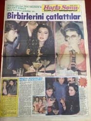 HAFTA SONU GAZETESİ DOĞUM GÜNÜ HEDİYESİ  ( Turkish Newspaper ) - 8 OCAK 1982 - TAM TAKIM 12 SAYFADIR -Zeki Müren-Bülent Ersoy-Orhan Gencebay-Fatma Girik-Nilüfer-Safiye Ayla-Yüksel Uzel-Nesrin Topkapı-Cem Belevi-Fatih Ürek-Filiz Akın-Eriş Aras-Bülent Ersoy-Zeki Alasya-Necla Nazır-Reha Yurdakul-Uğur Böceği Erhan Tuncer-Bubi Rubinştayn-Ülkü Aşar-Küçük Ülkü-Meral Uğurcan-Dr.Kenan Tükel Birbirlerini çatlattılar-Bülent Ersoy şuh kahkahalar atıyor Zeki Müren onu ibretle seyrediyor-Bir zamanlar yine dargındılar-Bizim damat iyidir-Çam kesilmez dikilir-Fatma Girik’in sokağında aşk turları-ATA’nın kızından ATA’nın hayran olduğu sese-Yüksel Uzel gözlerini bağışladı-Nesrin Topkapı annesinin ardından ağlayamadı-Cem bıraktı Fatih aldı-Uğur Böceği’nin yuvasını bu kadın yıktı-Paris’te kavga-İran cehenneminden geliyorum Yılbaşı gecesi Zeki Müren’le Bülent Ersoy karşı karşıya geldiler ve-Aile saadeti diye buna denir-Arabesk kralı yeni yıla müstakbel eşinin ailesiyle girdi-Bir cesaret ve kara gözlüklerin