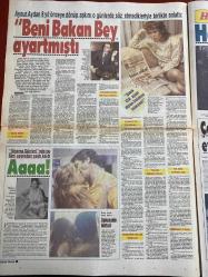 HAFTA SONU GAZETESİ DOĞUM GÜNÜ HEDİYESİ  ( Turkish Newspaper ) - 10 NİSAN 1987 - TAM TAKIM 12 SAYFADIR -Arzu-Figen Say-Yılmaz Duru-Türkan Şoray-Faruk Peker-Burçin Orhon-Sezen Aksu-Ahu Tuğba-Halis Kalkavan-Semiha Yankı-Recep Kaymak-Rüçhan Adlı-Türkan Şoray-Melike Zobu-Sibel Turnagöl-Zeki Müren-Selami Şahin-Ünsal Kubat-Orhan Gencebay-Cüneyt Arkın-Sibel Gökçe-Nazan Şoray-Nilüfer Şehvet dizisi-Sinop’ta ayıplı günler geceler-İşte ilk Gramofon Avrat-İrlandalı eniştemize ihanet-Sinemacılar kokteylinin şarkıcı yıldızı-Kanlı aşkta son raunt-100 milyonluk şov-Gangster’in yalnız kızı-Hayatı dram-Çapkın türkücünün gizli evliliği-Yeşilçam’da bir yüz karası-Homoseksüel şarkıcıları bastılar-Fıstık gibi aktörler TV setinde seks skandalı-Figüran Arzu rezaleti açıkladı-Burçin Orhon ilk erkeği Faruk Peker’i unutmuyor-Sezen’i paylaşamıyorlar-Ahu’ya başkentte bir dayak daha-Kafası iyileşti yüzü şişti dikişleri alındı-Roma’da yılbaşı-Aynur Aydan-Hasan Fehmi Güneş-Yüksel Uzel-Engin Çağlar-Zeki Müren’-Ac