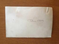 TÜRKİYE CUMHURİYETİ ESKİ BAŞBAKANI BÜLENT ECEVİT'İN ORİJİNAL 2'Lİ AJANS-BASIN FOTOĞRAFI SETİ - 18 x 12 cm EBADINDA - BÜLENT ECEVİT'İN 1970'LERDE DÜZENLEDİĞİ BİR MİTİNGDE HALKA KONUŞMA YAPARKEN ÇEKİLMİŞ 2 FARKLI KARE