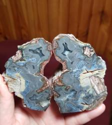 Opalize Taşlaşmış Ağaç Akik Çifti: Mavi Bantlı Agatize Pastel Tonlu Ağaç - Ağırlık: 354g - Benzersiz Koleksiyonluk Nadir Parça Kütle