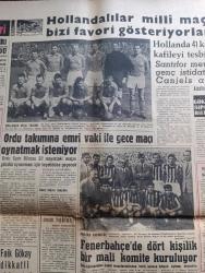 Akşam Gazetesi - Turkish Newspaper - 5 Mayıs 1959 - İsmet İnönü'nün İstanbul'a gelişi ile ilgili olayların neşri yasaklandı - CHP genel başkanı İsmet İnönü'nün İzmir'den ayrılışı gayet sessiz oldu fotoğraf - CHP milletvekilleri meclis çalışmalarına katılmadı - Irak'tan 3000 kişi daha iltica etti fotoğraf - Bessüsinde Şeyh Reşit'e bağlı Bredost kabilesi mensupları istirahatte fotoğraf - Kıbrıs Türk lideri Fazıl Küçük Dün Ankara'ya geldi - saçkıran mizahi roman yazan Aziz Nesin Yazı Dizisi - İstanbul'da bugün bu gece sinema tiyatro programı - İstanbul Ankara Radyosu programı - 19 Mayıs hazırlıkları - İstanbul erkek Lisesi'nin 75. Kuruluş yıldönümü - az gittik uz gittik yazan Aziz Nesin - Tiger hava tatbikatı dün başladı fotoğraf - Lolita yazan Vladimir Nabokov Yazı Dizisi - Brigitte Bardot'nun rakibi Jackie Lane'i uçak kazasından yıldızlar kurtardı Fotoğrafı - Fenerbahçe 4 kişilik bir mali komite kuruyor - Hollandalılar milli maçta bizi favori gösteriyorlar - Beşiktaş'ın transferleri