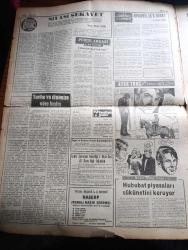 Zafer Gazetesi -  Turkish Newspaper - 3 Eylül 1968 - Çek Serabi yazan Füruzan Tekil Başmakale - Alman başbakanı Kurt Georg Kiesinger'in özel demeci Fotoğrafı - deprem felaketine uğrayan İran'da 10 bin ceset çıktı - İstanbul'da dünkü korkunç cinayet bir kadın ağabeyini iple boğdu - Maliye Bakanı Cihat Bilgehan açıkladı vergi sisteminde ıslahat yapılacak - İçişleri Bakanı Faruk Sükan açıkladı Beatnik ve Hippy'ler Türkiye'ye giremeyecek - Başbakan Süleyman Demirel 14 Eylül günü basın toplantısı yapacak - Almanya'dan askeri yardım istenecek - Turhan Feyzioğlu en büyük gericilik komünizmin çürümüş tekerlemelerine saplanıp kalmaktır dedi - yeni İngiliz tek adam güdümlü mermi sistemi Fotoğrafı - makarios Kral konstantin ile görüştü - İsrail'in Araplara jesti bayramlarda İsrail Kudüs kısmında tören yapmayacak - yeni akıma ayak uyduran Haldun Dormen plağa şarkı okuyacak fotoğraflar - sinema ve tiyatro programı - Brigitte Bardot'nun son aşkı da bitti fotoğraf - dilsizlerin maçı berabere kaldı