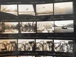 TÜRKİYE CUMHURİYETİ ESKİ BAŞBAKANI BÜLENT ECEVİT'İN ORİJİNAL AJANS-BASIN FOTOĞRAFI - 24 x 18 cm EBADINDA - BÜLENT ECEVİT DOĞU İLLERİ GEZİSİNDE HAKKARİ'DE ÇEKİLMİŞ 24 FARKLI KARE TEK FOTOĞRAFTA. HER BİR KARE 4,5 x 3,5 cm EBADINDA MİNİ BOYDADIR, 18 HAZİRAN 1978