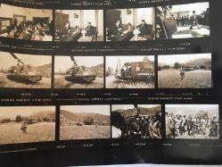 TÜRKİYE CUMHURİYETİ ESKİ BAŞBAKANI BÜLENT ECEVİT'İN ORİJİNAL AJANS-BASIN FOTOĞRAFI - 24 x 18 cm EBADINDA - BÜLENT ECEVİT DOĞU İLLERİ GEZİSİNDE HAKKARİ'DE ÇEKİLMİŞ 24 FARKLI KARE TEK FOTOĞRAFTA. HER BİR KARE 4,5 x 3,5 cm EBADINDA MİNİ BOYDADIR, 18 HAZİRAN 1978