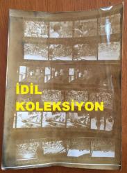 TÜRKİYE CUMHURİYETİ ESKİ BAŞBAKANI BÜLENT ECEVİT'İN 28 EYLÜL 1975 KIRIKKALE GEZİSİNDE ÇEKİLMİŞ ORİJİNAL AJANS-BASIN FOTOĞRAFI - 24 x 18 cm EBADINDA - TEK FOTOĞRAFTA 20 FARKLI KÜÇÜK KARE, HER BİR KARE 3,5 x 2,5 cm EBADINDA MİNİ BOYDADIR