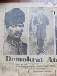 Zafer Atatürk Gazetesi - Turkish Newspaper - 10 Kasım 1953 - büyük adam yazan Türkan Baştuğ - Mustafa Kemal Atatürk'ün milli ve medeni his üzerindeki fikirleri Yazan Profesör Afet İnan - Anıtkabir'in son çekilmiş fotoğraflarından biri - Kılıç Ali'nin Ata'ya dair bir hatırası - cihanı kendine hayran eden büyük insan yazan Enver Behnan Şapolyo - ardından şiiri yazan Vasfi Mahir Kocatürk - Atatürk bugünkü Reisicumhur Ve o zamanki Başvekil Celal Bayar yanında olduğu halde bir uçak gösterisini takip ederken fotoğraf - Anıtkabir'e kitabe şiiri yazan İ. Safa Eskin - Demokrat Atatürk yazan Safaeddin Karanakçı - Hasan Rıza Soyak bir hatırasını anlatıyor - muhtelif zamanlarda muhtelif kıyafetlerle Atatürk fotoğraf - Aziz Atatürk'ün ebedi istirahatgahı olan anıtkabir'deki merasim sahasının umumi görünüşü - rakam rakam Anıtkabir'de yerleşim biçimi - cenaze alayının geçeceği yerleri gösteren kroki - bu sabah 8.30'da başlayacak büyük merasim nasıl cereyan edecek - yürüyüş sırası