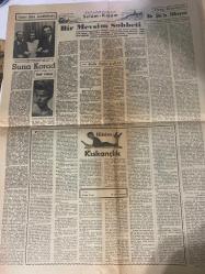 ZAFER GAZETESİ HAFTA SONU İLAVESİ DOĞUM GÜNÜ HEDİYESİ- 28 ŞUBAT 1954 - TURKİSH NEWSPAPER -Esat Ataç-Mona Freeman-Edgar Poe-Suna Korad-Sadi Günel-Refik Halid Karay-Orhan Kemal Yüregir-M. Şerif Alyanak-George Severo-Danielle Darrieux-Marlon Brando-Marlene Dietrich-Orhan Günek-Agatha Christie-Müzehher Conker-Zeki Rıza Sporel Kör talih diye işte buna derler-İki sevgili-Kaşla göz arasında-Sinema haberleri-Tiyatro Opera Sanatkârlarımız Suna Korad-Bir mevsim sohbeti-Bir şiirin hikayesi-Hikaye Kıskançlık-Hayatımın en zor dakikaları-Kısa sinema haberleri-Sinemanın dehşet çocuğu-Yeni çevrilen filmler-Her dem taze büyük anne-Kore’de kızılların elinde-İtalyanların kendilerine mal etmek istedikleri Türk artisti Orhan Günek’in başarıları-İstanbul sanat aleminde-Meşhur Danielle Darrieux pazar kronikleri-İmzasız mektupların esrarı-Dünya nelere gülüyor-Beşiktaş 3 Adalet 1-Hacettepe Güneşi 4-2 yendi-D. Spor A. Gücüne 5-4 galip geldi-Hakimiyet kupası futbol maçlarına dün başlandı-Balkan talebe spor festi