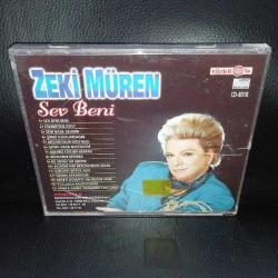 CD Zeki Müren sev beni albümü. Orijinal. 1989 Türküola ALMAN baskı. Disk 10 üzerinden 8.5 Sorunsuz çalışıyor. Koleksiyonluk