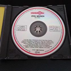 CD Zeki Müren sev beni albümü. Orijinal. 1989 Türküola ALMAN baskı. Disk 10 üzerinden 8.5 Sorunsuz çalışıyor. Koleksiyonluk
