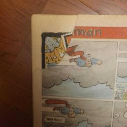 kemik mizah dergisi. 2.fotoda küçük yırtık görülüyor