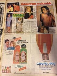 HAFTA SONU GAZETESİ DOĞUM GÜNÜ HEDİYESİ  ( Turkish Newspaper ) - 16 EYLÜL 1983 - TAM TAKIM 12 SAYFADIR -Hülya Koçyiğit-Melek Koçyiğit-Emel Sayın-Ajda Pekkan-Hülya Tuğlu-Faruk Peker-Hülya Avşar-Adnan Şenses-Kadir İnanır-Ümit Tokcan-Azra Balkan-Feride Karaca-Nükhet Duru-Bircan Bali-Ajda Pekkan-Orhan Gencebay-Türkan Şoray-Cihan Ünal-Ümit Besen-Hülya Avşar-İbrahim Tatlıses-Türkan Şoray-Cihan Ünal-Sevim Emre-Hülya Avşar-Ahu Tuğba Koçyiğitler’de ölüm trafiği-Anne Koçyiğit ölü gibi-Melek Koçyiğit için çifte nöbet-Ona bir şey olursa ben de ölürüm-Görünüşte dostluk-Mayolarda savaş-İlk giyen kim-Çıldırtan yakınlık-Güzele ne yaramaz-Malınız ve canınız İbo’nun güvencesinde-Süha Bey tuttuğunu altın ediyor-Sünnetçide barıştılar-Çıplak kardeşler-Devlerin gecesi-Kocasını kendi elleriyle kadınlaştıran kadın-Ahu’nun da gorilleri var-Sanat dünyası yılın aşkını yargılıyor-Bir gizli nikah ve dört bilinmeyen-Artık kaçmıyorlar