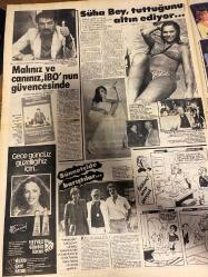 HAFTA SONU GAZETESİ DOĞUM GÜNÜ HEDİYESİ  ( Turkish Newspaper ) - 16 EYLÜL 1983 - TAM TAKIM 12 SAYFADIR -Hülya Koçyiğit-Melek Koçyiğit-Emel Sayın-Ajda Pekkan-Hülya Tuğlu-Faruk Peker-Hülya Avşar-Adnan Şenses-Kadir İnanır-Ümit Tokcan-Azra Balkan-Feride Karaca-Nükhet Duru-Bircan Bali-Ajda Pekkan-Orhan Gencebay-Türkan Şoray-Cihan Ünal-Ümit Besen-Hülya Avşar-İbrahim Tatlıses-Türkan Şoray-Cihan Ünal-Sevim Emre-Hülya Avşar-Ahu Tuğba Koçyiğitler’de ölüm trafiği-Anne Koçyiğit ölü gibi-Melek Koçyiğit için çifte nöbet-Ona bir şey olursa ben de ölürüm-Görünüşte dostluk-Mayolarda savaş-İlk giyen kim-Çıldırtan yakınlık-Güzele ne yaramaz-Malınız ve canınız İbo’nun güvencesinde-Süha Bey tuttuğunu altın ediyor-Sünnetçide barıştılar-Çıplak kardeşler-Devlerin gecesi-Kocasını kendi elleriyle kadınlaştıran kadın-Ahu’nun da gorilleri var-Sanat dünyası yılın aşkını yargılıyor-Bir gizli nikah ve dört bilinmeyen-Artık kaçmıyorlar