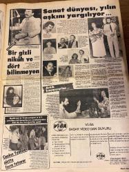 HAFTA SONU GAZETESİ DOĞUM GÜNÜ HEDİYESİ  ( Turkish Newspaper ) - 16 EYLÜL 1983 - TAM TAKIM 12 SAYFADIR -Hülya Koçyiğit-Melek Koçyiğit-Emel Sayın-Ajda Pekkan-Hülya Tuğlu-Faruk Peker-Hülya Avşar-Adnan Şenses-Kadir İnanır-Ümit Tokcan-Azra Balkan-Feride Karaca-Nükhet Duru-Bircan Bali-Ajda Pekkan-Orhan Gencebay-Türkan Şoray-Cihan Ünal-Ümit Besen-Hülya Avşar-İbrahim Tatlıses-Türkan Şoray-Cihan Ünal-Sevim Emre-Hülya Avşar-Ahu Tuğba Koçyiğitler’de ölüm trafiği-Anne Koçyiğit ölü gibi-Melek Koçyiğit için çifte nöbet-Ona bir şey olursa ben de ölürüm-Görünüşte dostluk-Mayolarda savaş-İlk giyen kim-Çıldırtan yakınlık-Güzele ne yaramaz-Malınız ve canınız İbo’nun güvencesinde-Süha Bey tuttuğunu altın ediyor-Sünnetçide barıştılar-Çıplak kardeşler-Devlerin gecesi-Kocasını kendi elleriyle kadınlaştıran kadın-Ahu’nun da gorilleri var-Sanat dünyası yılın aşkını yargılıyor-Bir gizli nikah ve dört bilinmeyen-Artık kaçmıyorlar