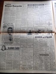 Hürriyet Gazetesi -  Turkish Newspaper - 9 Şubat 1957 - Yunanistan Kıbrıs için yine atıp tutuyor - Rusya ve peyklerin pazarlık teklifini reddettiğini bildiren Yunanistan batılıların yardımını istedi - tokyo'ya ilk bombayı atan Amerikalı pilot General Doolittle fotoğraf - Osman Bölükbaşı dün yaptığı 35 dakikalık hasbihal sırasında fotoğraf - başvekili Adnan Menderes'in izahatını Fethi Çelikbaş cevap verdi - Türkiye'de petrol aramakta olan şirketler 12'ye yükseldi - devamlı sise rağmen İstanbul dün bir Aralık Bahar havasına büründü fotoğraf - edebi sohbetler yazan Nihat Sami Banarlı - Dolmabahçe stadı arkasında bir yüzme havuzu yapılacak - Bursa'da volfram madeni işletilecek - Perihan Altındağ Sözeri kristal gazinosu'nda - aşk ve macera romanı esir kuş yazan Kerime Nadir yazı dizisi - Sabite Tur bebek Gazinosunda - Lig lideri Galatasaray lig sonuncusu Beyoğlusporla  saat 14.45'te oynuyor fotoğraf - Karagümrük Eyüp bugün oynuyorlar - Federasyon Kupası voleybol maçları -Fenerbahçe'nin maçı