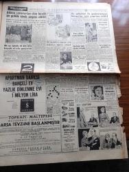 Hürriyet Gazetesi -  Turkish Newspaper - 9 Şubat 1957 - Yunanistan Kıbrıs için yine atıp tutuyor - Rusya ve peyklerin pazarlık teklifini reddettiğini bildiren Yunanistan batılıların yardımını istedi - tokyo'ya ilk bombayı atan Amerikalı pilot General Doolittle fotoğraf - Osman Bölükbaşı dün yaptığı 35 dakikalık hasbihal sırasında fotoğraf - başvekili Adnan Menderes'in izahatını Fethi Çelikbaş cevap verdi - Türkiye'de petrol aramakta olan şirketler 12'ye yükseldi - devamlı sise rağmen İstanbul dün bir Aralık Bahar havasına büründü fotoğraf - edebi sohbetler yazan Nihat Sami Banarlı - Dolmabahçe stadı arkasında bir yüzme havuzu yapılacak - Bursa'da volfram madeni işletilecek - Perihan Altındağ Sözeri kristal gazinosu'nda - aşk ve macera romanı esir kuş yazan Kerime Nadir yazı dizisi - Sabite Tur bebek Gazinosunda - Lig lideri Galatasaray lig sonuncusu Beyoğlusporla  saat 14.45'te oynuyor fotoğraf - Karagümrük Eyüp bugün oynuyorlar - Federasyon Kupası voleybol maçları -Fenerbahçe'nin maçı