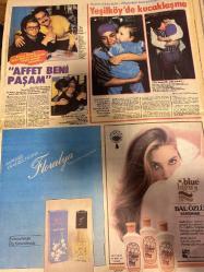 HAFTA SONU GAZETESİ DOĞUM GÜNÜ HEDİYESİ  ( Turkish Newspaper ) - 6 MAYIS 1983 - TAM TAKIM 12 SAYFADIR -Emel Sayın-Müjde Ar-Bülent Ersoy-Fikri Yaramaz-Banu Alkan-İnci Assoy-Nur Askent-Coşkun Demir-Ebru Ersoy-Perihan Savaş-İbrahim Tatlıses-Derya Tuna-Ahu Tuğba-Taner Şener-Zeki Müren-Sezen Aksu-Murat Soydan-Muazzez Abacı-Ahmet Ümit-Vedat Araz-Sadettin Teksoy Emel Sayın’a saldıran deli konuştu: “Beni bu aşk çıldırttı”-Olaydan bir gün sonra: Bu kurban deli İrfan’a kurban-İşte delinin mektubu-Müjde Ar’ın da bir delisi vardı-Bülent Ersoy’u Berlin’de kapattılar-“Fuar’da sahneden kopmuştum… Fuar’da sahneye çıkacağım”-Göçmen güzelinden bir yıldız böyle doğdu-Güzele ne yakışmaz-Bu kadın tehlikeli-İbo’nun tatlı belası-Ve ikinci aşk-Coşkun Demir’in dans pistinde milli olduğu gece-“Hafta Sonu gerçekleri yazdı”-“Affet beni paşam”-Yeşilköy’de kucaklaşma-Gizli nikahın fotoğrafları-Muazzez Abacı gazino dünyasını bir kez daha karıştırdı Emel Sayın basın mensuplarına gönlünü verdi-Yasaların boşluğunda ve
