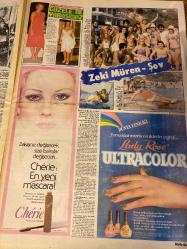 HAFTA SONU GAZETESİ DOĞUM GÜNÜ HEDİYESİ  ( Turkish Newspaper ) - 5 AĞUSTOS 1983 - TAM TAKIM 12 SAYFADIR -Muazzez Abacı-Ajda Pekkan-Ayten Gökçer-Zülfü Livaneli-Tarık Akan-Gülden Karaböcek-Alpay-Zerrin Özer-Oya Aydoğan-Güngör Bayrak-Kudret Şandra-Ahmet Özhan-Kuzey Vargın-Franco Nero-Neriman Uğurlu-Suha Özgermi-Vedat Araz-Kamil Başaran-Sami Başaran Bu evi Muazzez Abacı’ya kim aldı?-Kızım için yaşıyorum Kızım için yaşayacağım-Ajda’nın ağladığı gece-Ve yağmurdan sonra-Zülfü ile İstanbul sokaklarında-Güzele ne yakışmaz-Zeki Müren Şov-Gâvur Dağları’nda gâvur işkencesi-Oğlum için savaşırım-İşte yeni baştan yaratılan Zerrin-Gazino operasyonu-Oya Aydoğan için silahlar konuştu-Bu yuva Güngör Bayrak yüzünden yıkıldı-Bizim James Dean’e yazık oldu-Hacı hacıya fena kızdı Hayatında ilk kez bir yuvaya sahip olmanın mutluluğunu yaşıyor-20 milyonu gözünü kırpmadan sayan bir hovarda mı yoksa Abacı’nın dördüncü kez evleneceği adam mı?-Bu gözyaşları ne zaman dinecek?-Bu da sevgi sağanağı-Polislerle hatıra f