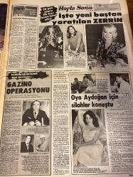 HAFTA SONU GAZETESİ DOĞUM GÜNÜ HEDİYESİ  ( Turkish Newspaper ) - 5 AĞUSTOS 1983 - TAM TAKIM 12 SAYFADIR -Muazzez Abacı-Ajda Pekkan-Ayten Gökçer-Zülfü Livaneli-Tarık Akan-Gülden Karaböcek-Alpay-Zerrin Özer-Oya Aydoğan-Güngör Bayrak-Kudret Şandra-Ahmet Özhan-Kuzey Vargın-Franco Nero-Neriman Uğurlu-Suha Özgermi-Vedat Araz-Kamil Başaran-Sami Başaran Bu evi Muazzez Abacı’ya kim aldı?-Kızım için yaşıyorum Kızım için yaşayacağım-Ajda’nın ağladığı gece-Ve yağmurdan sonra-Zülfü ile İstanbul sokaklarında-Güzele ne yakışmaz-Zeki Müren Şov-Gâvur Dağları’nda gâvur işkencesi-Oğlum için savaşırım-İşte yeni baştan yaratılan Zerrin-Gazino operasyonu-Oya Aydoğan için silahlar konuştu-Bu yuva Güngör Bayrak yüzünden yıkıldı-Bizim James Dean’e yazık oldu-Hacı hacıya fena kızdı Hayatında ilk kez bir yuvaya sahip olmanın mutluluğunu yaşıyor-20 milyonu gözünü kırpmadan sayan bir hovarda mı yoksa Abacı’nın dördüncü kez evleneceği adam mı?-Bu gözyaşları ne zaman dinecek?-Bu da sevgi sağanağı-Polislerle hatıra f