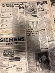 HAFTA SONU GAZETESİ DOĞUM GÜNÜ HEDİYESİ  ( Turkish Newspaper ) - 5 AĞUSTOS 1983 - TAM TAKIM 12 SAYFADIR -Muazzez Abacı-Ajda Pekkan-Ayten Gökçer-Zülfü Livaneli-Tarık Akan-Gülden Karaböcek-Alpay-Zerrin Özer-Oya Aydoğan-Güngör Bayrak-Kudret Şandra-Ahmet Özhan-Kuzey Vargın-Franco Nero-Neriman Uğurlu-Suha Özgermi-Vedat Araz-Kamil Başaran-Sami Başaran Bu evi Muazzez Abacı’ya kim aldı?-Kızım için yaşıyorum Kızım için yaşayacağım-Ajda’nın ağladığı gece-Ve yağmurdan sonra-Zülfü ile İstanbul sokaklarında-Güzele ne yakışmaz-Zeki Müren Şov-Gâvur Dağları’nda gâvur işkencesi-Oğlum için savaşırım-İşte yeni baştan yaratılan Zerrin-Gazino operasyonu-Oya Aydoğan için silahlar konuştu-Bu yuva Güngör Bayrak yüzünden yıkıldı-Bizim James Dean’e yazık oldu-Hacı hacıya fena kızdı Hayatında ilk kez bir yuvaya sahip olmanın mutluluğunu yaşıyor-20 milyonu gözünü kırpmadan sayan bir hovarda mı yoksa Abacı’nın dördüncü kez evleneceği adam mı?-Bu gözyaşları ne zaman dinecek?-Bu da sevgi sağanağı-Polislerle hatıra f