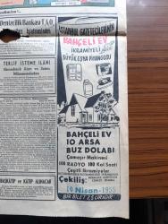 Hürriyet Gazetesi - Turkish Newspaper - 24 Şubat 1955 - başvekil Adnan Menderes ani olarak uçak ile bağdat'a hareket etti - Türkiye Irak müdafaa antlaşması - körler mektebine yerleştirilen Hüseyin Yalman'a hediye fotoğraf - Celal Bayar Lahorda fotoğraf - Yıldırım mahkemeleri kurulacak - Türkiye Irak antlaşması ve Amerika - Meclis Dahiliye Maliye ve Maarif bütçelerini müzakere ve kabul etti - Avrupa'da kış fotoğraf - Bir zelzele heyeti Çanakkale'ye gitti - arkadaşımız Ahmet ihsan'ın meslek hayatındaki 30. yılını hep beraber kutladık fotoğraf - İstanbul üniversitesi'nde boş 49 asistanlık var - Dedektif Nik'in maceraları çizgi roman - Gümrük ve İnhisarlar vekili Emin Kalafat'ın bir mektubu - İtalya'nın en meşhur karnavalı Gina Lollobrigida kağıttan heykeli geçiriliyor fotoğraf - hususi Dedektif bürosu kuruldu - Hürriyet haftanın karikatürü - İstanbul gazetecilerinin bahçeli ev ikramiyeli büyük eşya piyangosu - Fatoş karikatür - Güngörmüşler karikatür - Gökler hakimi Gordon karikatür