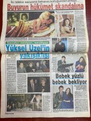 HAFTA SONU GAZETESİ DOĞUM GÜNÜ HEDİYESİ  ( Turkish Newspaper ) - 16 ŞUBAT 1990  - TAM TAKIM 8 SAYFADIR - Emrah-Meltem Sezen-Yüksel Uzel-Sami Aksu-Christine Keeler-John Profumo-Nadia Smolik-Monika Feldt-Seda Sayan-Nuri Sesigüzel-Filiz Orman-Meral Zeren-Suna Yıldızoğlu-Atilla Kaya-Bülent Ersoy-Hakan Ural-Turan Çevik-Hüner Coşkuner-Burhan Çaçan Emrah’ın yatak maceraları-Meltem’e iğrenç teklif-Grup sekse davet-Genç kızları uyarıyor-Buyurun hükümet skandalına-Yüksel Uzel’in yakışıklısı-Bebek yüzlü bebek bekliyor-İkinci Alman gelin-By-pass’a evlat şifası-Once nikah sonra çocuk-Beşibiryerde-Gidişat kötü-Urfalı türkücü fena çarpıldı-İntikam şovu-Kurşunlanan sevgiliye mahpushane şarkıları-Aman Bülent dikkat-Nafaka podyumda-Nöbetleşe ısınıyorlar-Turan Çevik dosyası-Mutluluk patlaması-Seksi takipçi