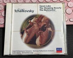PYOTR TCHAIKOVSKY - SWAN LAKE - THE SLEEPING BEAUTY - THE NUTCRACKER - BALLET SUITES - ISRAEL PHILHARMONIC ORCHESTRA - NATIONAL PHILHARMONIC ORCHESTRA - ZUBIN MEHTA - RICHARD BONYNGE - DECCA RECORD 1980