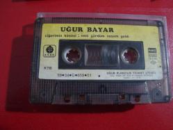 UĞUR BAYAR CİĞERİMİN KÖŞESİ SENİ GÖRDÜM NEŞEM GELDİ KASET