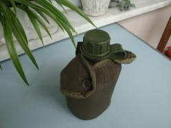 BEZ KILIFLI ASKERİ MATARA ( YEŞİL / PLASTİK MATARA )