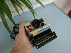 POLAROID LAND CAMERA - 1000 OneStep  ( FOTOĞRAFI ANINDA ÇIKARAN ) KOLEKSİYONLUK  NADİR MODEL FOTOĞRAF MAKİNESİ - Made U. K.