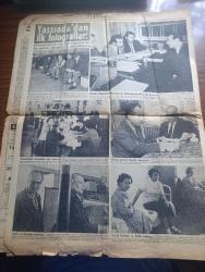 Hürriyet Gazetesi - Turkish Newspaper - 10 Ekim 1960 - Yassıada'dan  ilk fotoğraflar  - Adnan Menderes terliyor ama sıcaktan değil fotoğraf - avukatlar sanıklarla Bugün görüşecek - Celal Bayar dalgın ve düşünceli fotoğraf - Devlet malzeme ofisi umum müdürü Talat Kızılviranoğlu tevkif edemez edildi - Cemal Gürsel pazarı dostlarıyla geçirdi - İstanbul'da bugün bu gece sinema tiyatro programı - Beşiktaş dünkü maçta da Ankaragücü'nü yendi - yüzme yarışmalarında Dün de üç yeni Türkiye rekoru kırıldı - İzmir'de Kasımpaşa izmirspor'u yendi - Vefa 2 Adanademirspor 2 - Onlarla bir yıl yazan Arif Özgen - Adnan Menderes Radyo gazetesinin sözlerini her gün not ettirdi - Marilyn Monroe ile kocası arasında ne var fotoğraf - Yassıada tarihi duruşması önümüzdeki cuma günü saat 9.30'da itibaren başlayacak fotoğraf - Türkçe ezan okuyacak müezzine mani olundu - Beş kulüp basıldı 90 kumarbaz tutuldu - Yassıada resimleri hazineye 298 bin lira gelir kazandırdı - Refik Koraltan kantinde fotoğraf