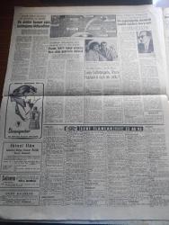 Hürriyet Gazetesi - Türkish Newspaper - 16 Ekim 1960 - köpek davası müdafaaya kaldı - Celal Bayar dün üçüncü defa Yüksek Adalet Divanı'nın huzuruna çıkmıştır Fotoğrafı - Yüksek Adalet Divanı İddaa makamının en büyük başı Altay Ömer Egesel fotoğraf - Yüksek Adalet Divanı başkanı Salim Başol fotoğraf - resimde fotoğrafçılara adeta poz veren dava konusu Bastı giyinik halde görülüyor - Nedim Ökmen'in cevabı olamaz diyemedim - Gazi çiftliği müdürü Tarık Rona 200 damızlık koyunu satarak köpeği almak mecburiyetinde kaldığını açıkladı - başsavcı itham ediyor Celal Bayar İstiklal harbinde Galip hoca hüviyetiyle köye olan Şükran borcunu ödemek için bir tazıya tenezzül etmiştir - Dolmabahçe camii'ndeki milli birlik komitesi irtibat bürosu yasak bölge ilan edildi fotoğraf - Celal Bayar'ın kızı Nilüfer Gürsoy babanız Adnan Menderesle dargın mıydı sorusuna bu sualinizi duymamış olayım dedi - başvekil Adnan Menderes'in geyikli hadiseleri ile ilgili telgrafa verdiği cevap - Köy enstitüsü mezunları