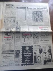 Hürriyet Gazetesi - Turkish Newspaper - 19 Mayıs 1960 - Büyük Atatürk'ün Samsuna ayak basışının 41. Yıldönümü - 19 Mayıs bayramı münasebeti ile örfi idare komutanlığı mutat donatım ve tenvirata izin verdi - örfi idarenin tebliğiyle akşam gazetesi dün 20 gün için kapatıldı - kıbrıs'taki görüşmeler yine durdu makarios hala ayak diriyor - Adnan Menderes Demirköprü barajını hizmete açtı fotoğraf - Amerika çavuşun çarptığı Yarbay Osman Günay için açılan tazminat davası sona erdi - Yahya Kemal'in mezarı yapılacak - Elvis Presley'in saçlarını kestirmesi mesele oldu - Elizabeth Taylor Musevi dinine intisap ettiği için filmleri Mısır'da gösterilmeyecek fotoğraf - Allah çocukları unuttu yazan Oya Baydar Yazı Dizisi - Hürrem Sultan yazan Feridun Fazıl Tülbentçi Yazı Dizisi - Jules Verne'in dünyanın merkezine seyahat adlı eserinin filme alınması tamamlanıyor - Muhlis Sabahattin Saadet Güneş Pathe Plaklarında - Orhan Cinemre'nin çoktan beri beklenen ilk plakları Columbia'da -Feriköy Yverdon Sport