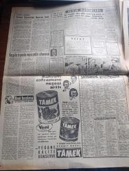 Hürriyet Gazetesi - Turkish Newspaper - 28 Şubat 1960 -  Mübarek Ramazan -Kavgayı Önlemek İçin Meclis Dün 15 Dakika Tatil Edildi - Hadise CHP'den Mustafa Saraç'ın İthamlarına Cevap Veren Sebati Ataman'ın Bir Sözü Üzerine Çıktı - Prenses Margaret Dün Anthony Armstrong ileNişan Yüzüğünü Taktı fotoğraf - Bitlis Muş Bölgesinde Çok Şiddetli Zelzeler - Celal Bayar Tahran'da İki Gün Kalacak - Yabancı Sermaye Yatırımı Hollandalılar Başta Geliyor - İtalya'da Yeni Kabine Solcuların Kuvvetlenmesine Sebep Olacak -  Beni Bırakma Aşk Romanı Yazan Harold Robbins Yazı Dizisi - Fransa Cezaevinde Oynanan Oyun - Carly Chessman'ın İdamını Tehir Eden Vali Güç Durumda - Kalp Aldanmaz Aşk Ve Macera Romanı Çizen Faruk Geç - Ayşe Nana Hadisesi Bir Dava Mevzuu Oldu - Yılların Ardından Yazan Muazzez Tahsin Berkand Yazı Dizisi - Ford Fairlame 500 ve Anglia otomobil Otomobil - Fenerbahçe Adaleti Penaltı Golü İle Yendi fotoğraf-  Futbol Federasyonu Reisi Faik Gökay Dün Bir Beyanat Verdi - Fatoş Çizgi Roman