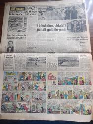 Hürriyet Gazetesi - Turkish Newspaper - 28 Şubat 1960 -  Mübarek Ramazan -Kavgayı Önlemek İçin Meclis Dün 15 Dakika Tatil Edildi - Hadise CHP'den Mustafa Saraç'ın İthamlarına Cevap Veren Sebati Ataman'ın Bir Sözü Üzerine Çıktı - Prenses Margaret Dün Anthony Armstrong ileNişan Yüzüğünü Taktı fotoğraf - Bitlis Muş Bölgesinde Çok Şiddetli Zelzeler - Celal Bayar Tahran'da İki Gün Kalacak - Yabancı Sermaye Yatırımı Hollandalılar Başta Geliyor - İtalya'da Yeni Kabine Solcuların Kuvvetlenmesine Sebep Olacak -  Beni Bırakma Aşk Romanı Yazan Harold Robbins Yazı Dizisi - Fransa Cezaevinde Oynanan Oyun - Carly Chessman'ın İdamını Tehir Eden Vali Güç Durumda - Kalp Aldanmaz Aşk Ve Macera Romanı Çizen Faruk Geç - Ayşe Nana Hadisesi Bir Dava Mevzuu Oldu - Yılların Ardından Yazan Muazzez Tahsin Berkand Yazı Dizisi - Ford Fairlame 500 ve Anglia otomobil Otomobil - Fenerbahçe Adaleti Penaltı Golü İle Yendi fotoğraf-  Futbol Federasyonu Reisi Faik Gökay Dün Bir Beyanat Verdi - Fatoş Çizgi Roman