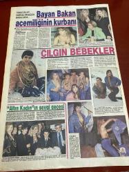 HAFTA SONU EKSTRA GAZETESİ DOĞUM GÜNÜ HEDİYESİ  ( Turkish Newspaper ) - 28 ŞUBAT 1992 - TAM TAKIM 8 SAYFADIR -Emrah-Nükhet Duru-Sehzade Cem-Soner Olgun-Nurhan Damcıoğlu-Sami Mutlu-Asım Ekren-Gelin Şahinoğlu-Nur Şahinoğlu-Atay Böcek-Ercan Öz-Yasemin Öz-Metin Üner-Zeynep Çamlıbel-Didem Kayalı-Yasemin Yelda Gül-Can Tanrıkay-Filiz Caner-Lara Doraner-Ümit Ak-Suna Uysal-Metin Küpeli-Orta Çamlıbel-Mahsun Onnik-Derya Vırat-Eser Şahin-Nihal Ertürk-Timur Ertürk-Gamze Gireg-Pervin Erbölücü-Figen Bilgiç-Şule Ortaca-Derya Vırat-Eser Şahin-Leyla Birgicay-Dilek Erkanlar-Ayşevin Uygur-Şebnem Figen-Yeşim Uz-Ümit Ak-Leyla Şerşes-Remzi Gümüş-Turgay Elmas-Dilek (Abalı) Elmas-Osman Selçuk-Dilbik Ültay-Ayşe Toros-Sevim Dede-Muazzez Baştürk-Nur Eser-Murat Efe-İbrahim Efe-Ayfer Pirinççi-Şebnem Sertel-Hülya Polat-Ayşe Nur-Bozkurt-Sibel Arda-Hakan Tepesli-Can Tanrıkay-Mine Gül-Nur İnci-Nihat Akın Yapma Emrah kıyma yengene-Hülya Avşar-Meral Görgün-Vural Görgün-Bülent Eczacıbaşı-Bülent Karagöz-Belgin Eczacıbaşı-F