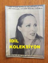 ATATÜRK'ÜN 100'ÜNCÜ DOĞUM YILI NEDENİYLE HAZIRLANAN ''100. YILDA GENÇLİK İLE SOHBET'' DİZİSİNDE KONUKLARDAN GÜLAY SARGIN'IN ÇEKİLMİŞ ORİJİNAL AJANS-BASIN FOTOĞRAFI - 15 x 12 cm EBADINDA - MAYIS 1981
