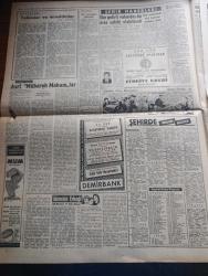 Hürriyet Gazetesi - Turkish Newspaper - 11 Eylül 1957 - Seçim kanunu tadil tasarısı meclise geldi - 3 iltihak Hürriyet Partisi Mebusları 35 yı buldu - CHP kurultayı seçimde karar almayı Parti meclisine verdi - Fuat Köprülü üniversiteyi mi dönmek hayır dedi - eski Demokrat Parti kurucularından Fuat Köprülü bahçekapıdan tramvaya binerek sultanahmet'e gitti fotoğraf - Türk gençliği Kıbrıs davasına verdiği önemi bir daha belirtti - Osman Bölükbaşı cezaevinden doğan çocuğuna isim koydu Hürriyet fotoğraf - Batı trakya'da Yunan valilerin yeni baskıları - ikimizin erkeği yazan Vicki Baum Yazı Dizisi - aşk ve macera romanı siyah kuğu çizen Faruk Geç - Rıfat Vardaroğlu  İstanbul Belediye Reis muavinliğinden istifa etti - Hollywood'un skandal dosyası yazan John Blair Yazı Dizisi - Jayne Mansfield 3 yıllık kavalyesini terk etti fotoğraf - Sunay oto kursu - Beşiktaş Kasımpaşa bugün saat 16.00'da karşılaşıyorlar fotoğraf - Sarıyer Beylerbeyi maçında hakem 4 oyuncuyu sahadan çıkardı - Türkiyenin maçı