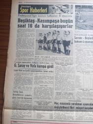 Hürriyet Gazetesi - Turkish Newspaper - 11 Eylül 1957 - Seçim kanunu tadil tasarısı meclise geldi - 3 iltihak Hürriyet Partisi Mebusları 35 yı buldu - CHP kurultayı seçimde karar almayı Parti meclisine verdi - Fuat Köprülü üniversiteyi mi dönmek hayır dedi - eski Demokrat Parti kurucularından Fuat Köprülü bahçekapıdan tramvaya binerek sultanahmet'e gitti fotoğraf - Türk gençliği Kıbrıs davasına verdiği önemi bir daha belirtti - Osman Bölükbaşı cezaevinden doğan çocuğuna isim koydu Hürriyet fotoğraf - Batı trakya'da Yunan valilerin yeni baskıları - ikimizin erkeği yazan Vicki Baum Yazı Dizisi - aşk ve macera romanı siyah kuğu çizen Faruk Geç - Rıfat Vardaroğlu  İstanbul Belediye Reis muavinliğinden istifa etti - Hollywood'un skandal dosyası yazan John Blair Yazı Dizisi - Jayne Mansfield 3 yıllık kavalyesini terk etti fotoğraf - Sunay oto kursu - Beşiktaş Kasımpaşa bugün saat 16.00'da karşılaşıyorlar fotoğraf - Sarıyer Beylerbeyi maçında hakem 4 oyuncuyu sahadan çıkardı - Türkiyenin maçı