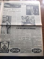 Hürriyet Gazetesi - Turkish Newspaper - 24 aralık 1955 - Cumhuriyet Halk Partisi Hürriyetçiler uğruna Cumhuriyetçi Millet Partisi ile dostluğu bozuyor - öğretmenler hindiyi kaybetti fotoğraf - Celal Bayar'ın Ürdün beyanatı - Dr Mükerrem Sarol meclis tahkikatı açılmasını istiyor - Ekrem Hayri Üstündağ bugün geliyor - Yaşar Doğu ekmek yemeye başladı fotoğraf - Makarios'un 9 yaşında olan yeğeni polislere taşla saldırdı - İmam Hatip okulunda Atatürk köşesi - Şişe suları 10 kuruştan 15'e yükseldi - Dostoyevski'nin kumarbazı gibi biri mahkeme başkatibi kumarın kurbanı oldu - Galata köprüsü'nün tarafında Migros kuruldu  fotoğraf - Hitler'i ben yaktım yazan Heinze Linge Yazı Dizisi - Neriman Köksal puro tuvalet sabunu kullanıyor - Edison ampul - Sabite Tur Gönül Yazar Cağaloğlu lokalinde - Müzeyyen Senar bebek bahçesinde - pazar günü Fransa B takımıyla karşılaşacak olan Türk milli futbol takımı Paris'te idman yaptı fotoğraf - Fenerbahçe Beşiktaş maçını Zülbahar Sağnak idare edecek