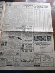 Hürriyet Gazetesi - Turkish Newspaper - 24 aralık 1955 - Cumhuriyet Halk Partisi Hürriyetçiler uğruna Cumhuriyetçi Millet Partisi ile dostluğu bozuyor - öğretmenler hindiyi kaybetti fotoğraf - Celal Bayar'ın Ürdün beyanatı - Dr Mükerrem Sarol meclis tahkikatı açılmasını istiyor - Ekrem Hayri Üstündağ bugün geliyor - Yaşar Doğu ekmek yemeye başladı fotoğraf - Makarios'un 9 yaşında olan yeğeni polislere taşla saldırdı - İmam Hatip okulunda Atatürk köşesi - Şişe suları 10 kuruştan 15'e yükseldi - Dostoyevski'nin kumarbazı gibi biri mahkeme başkatibi kumarın kurbanı oldu - Galata köprüsü'nün tarafında Migros kuruldu  fotoğraf - Hitler'i ben yaktım yazan Heinze Linge Yazı Dizisi - Neriman Köksal puro tuvalet sabunu kullanıyor - Edison ampul - Sabite Tur Gönül Yazar Cağaloğlu lokalinde - Müzeyyen Senar bebek bahçesinde - pazar günü Fransa B takımıyla karşılaşacak olan Türk milli futbol takımı Paris'te idman yaptı fotoğraf - Fenerbahçe Beşiktaş maçını Zülbahar Sağnak idare edecek