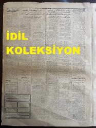 Osmanlıca Cumhuriyet Gazetesi, Orijinal Dönem Basım, (Ottoman Newspaper) - 11 Kasım (Teşrin-i Sani) 1926 - Sayı: 901 - Hicri: 5 Cemaziyelevvel 1345 - Tevfik Rüştü ve Memduh Şevket Beyler Dün Ankara'dan Gelmişler ve Gece Hamidiye İle Mösyö Çiçerin'e Mülaki Olmak Üzere Odesa'ya Hareket Etmişlerdir. Timurtaş Hazretleri de Birlikte Gitmiştir (Foto) Haydar Paşa İstasyonunda: Tevfik Rüştü Bey, Vali Süleyman Sami Bey, Memduh Şevket Bey - Odesa'da Türk-Rus-İran Muahedesinin İmzalanması Muhtemeldir - Ticaret Vekili Mustafa Rahmi Bey Mühim Bir Beyanatta Bulundu: Kömür Buhranı Suret-i Kat'iyede İzale Edildi - Açıkta Kalan Talebe Nihayet Muradlarına Erdiler. Dün Darülfünun'a Davet Edilen Halkalı Ziraat ve Orman Mekteb-i Alilerinin Duhul İmtihanlarını Kazanan Efendilere Mekteplere Kabul Edilecekleri Resmen Tebliğ Edilmiştir - Fatih Camii İçinde Azıtmış Bir Deli. Kasap Bıçağıyla Herkese Saldıran Adam Mecruhen Yakalandı - Moskova Sefaretimizde Cumhuriyet Bayramı Gecesi