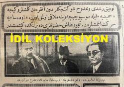 Osmanlıca Cumhuriyet Gazetesi, Orijinal Dönem Basım, (Ottoman Newspaper) - 11 Kasım (Teşrin-i Sani) 1926 - Sayı: 901 - Hicri: 5 Cemaziyelevvel 1345 - Tevfik Rüştü ve Memduh Şevket Beyler Dün Ankara'dan Gelmişler ve Gece Hamidiye İle Mösyö Çiçerin'e Mülaki Olmak Üzere Odesa'ya Hareket Etmişlerdir. Timurtaş Hazretleri de Birlikte Gitmiştir (Foto) Haydar Paşa İstasyonunda: Tevfik Rüştü Bey, Vali Süleyman Sami Bey, Memduh Şevket Bey - Odesa'da Türk-Rus-İran Muahedesinin İmzalanması Muhtemeldir - Ticaret Vekili Mustafa Rahmi Bey Mühim Bir Beyanatta Bulundu: Kömür Buhranı Suret-i Kat'iyede İzale Edildi - Açıkta Kalan Talebe Nihayet Muradlarına Erdiler. Dün Darülfünun'a Davet Edilen Halkalı Ziraat ve Orman Mekteb-i Alilerinin Duhul İmtihanlarını Kazanan Efendilere Mekteplere Kabul Edilecekleri Resmen Tebliğ Edilmiştir - Fatih Camii İçinde Azıtmış Bir Deli. Kasap Bıçağıyla Herkese Saldıran Adam Mecruhen Yakalandı - Moskova Sefaretimizde Cumhuriyet Bayramı Gecesi