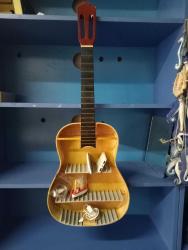 GİTAR ŞEKLİNDE RAF