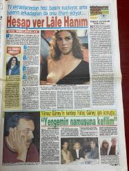 HAFTA SONU EXTRA GAZETESİ DOĞUM GÜNÜ HEDİYESİ  ( Turkish Newspaper ) - 28 OCAK 1993 - TAM TAKIM 16 SAYFADIR -Aziz Üstel-Nesli Özsoy-Huysuz Virjin-Turgut Özal-Semra Özal-Canan Yaka-Ergin Tanca-Kadir İnanır-Ajda Pekkan-Muazzez Ersoy-Lale Mansur-Fatoş Güney-Yılmaz Güney-Yaşar Pütün-Ruhsar Öcal-Ferhat Güzel-Özlem Türkad-Yüksel Uzel-Yonca Evcimik-Perran Kutman-Berhan Şimşek-Hülya Koçyiğit-İzzet Altınmeşe-Meral Konrat-Belgin Doruk Üstel’in zevk gecesini videoya çekmişler-Aziz’in aşkı satıldı-Nesli’nin cazibesine dayanamadı-Huysuz Virjin dokundurdu-Gizlice evlendi-Kadir’i unutturan adam-Ajda’ya yakışmayan borç-Agora’daki ünlüler-TBMM şarkıcısı-Hesap ver Lale Hanım-Yengemin namusuna kefilim-Nurseli’ye çifte oyun-AIDS kabusu-Burnunu yamulttular-Yeme de yanında yat-Enginar böreği-Kumral güllere veda-Bu da ‘zamlı felek’ Karikatür ismi: Alabora-Çizer: Latif Demir