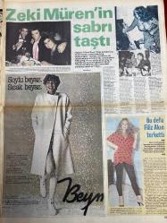 ŞEY HAFTALIK MAGAZİN GAZETESİ DOĞUM GÜNÜ HEDİYESİ  ( Turkish Newspaper ) - 9 ARALIK 1980 - TAM TAKIM 10 SAYFADIR -Nükhet Duru-Ajda Pekkan-Gülşen Bubikoğlu-Kenan Kalav-Kamuran Akkor-Hulusi Uğurcu-Hülya Karaca-Hülya Meriç-Nesrin Çetinel-Hüseyin Sayan-Usus Virjin-Pembe Köşk-Erhan Tunay-Sermin Can-Yüksel Uzel-Türkan Tunca-Tanju Okan-Nese Alkan-Nebahat Çehre-Nazan Soray-Bedri Ayseli-Mine Sole-Tolga Han-Zeki Müren-Yüksel Bozel-Filiz Akın-Nigar Uluerer-Müjdat Gezen-Türkan Şoray-Fatoş Güney-Yılmaz Güney-Nurhan Damcıoğlu-Zuhal Olcay-Zehra Öney-Melis Zeren-Selahattin Alpay-Ayşecik-Tayfun Sökmen-Zerrin Özer-Ali Kocatepe-Nilüfer-Bülent Ersoy-Ayşen Gruda-Orhan Gencebay-Necdet Tosun Nükhet Duru kimin kurbanı oldu-Ajda’nın umurunda bile değil-Milyonlar harcıyor ama-Boşanmıyoruz-Zeki Müren’in sabrı taştı-Bu defa Filiz Akın terk etti-Yuvayıkma makinası-Yasaklar içinde yaşıyor-Parayı dostluğa değişti-Benden erkeklik bu kadar-Ben aptal değilim-Fehim Paşa’nın konağı paylaşılamadı-Ayşecik’ten Şampiyon’a Ka