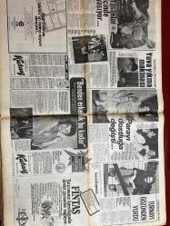 ŞEY HAFTALIK MAGAZİN GAZETESİ DOĞUM GÜNÜ HEDİYESİ  ( Turkish Newspaper ) - 9 ARALIK 1980 - TAM TAKIM 10 SAYFADIR -Nükhet Duru-Ajda Pekkan-Gülşen Bubikoğlu-Kenan Kalav-Kamuran Akkor-Hulusi Uğurcu-Hülya Karaca-Hülya Meriç-Nesrin Çetinel-Hüseyin Sayan-Usus Virjin-Pembe Köşk-Erhan Tunay-Sermin Can-Yüksel Uzel-Türkan Tunca-Tanju Okan-Nese Alkan-Nebahat Çehre-Nazan Soray-Bedri Ayseli-Mine Sole-Tolga Han-Zeki Müren-Yüksel Bozel-Filiz Akın-Nigar Uluerer-Müjdat Gezen-Türkan Şoray-Fatoş Güney-Yılmaz Güney-Nurhan Damcıoğlu-Zuhal Olcay-Zehra Öney-Melis Zeren-Selahattin Alpay-Ayşecik-Tayfun Sökmen-Zerrin Özer-Ali Kocatepe-Nilüfer-Bülent Ersoy-Ayşen Gruda-Orhan Gencebay-Necdet Tosun Nükhet Duru kimin kurbanı oldu-Ajda’nın umurunda bile değil-Milyonlar harcıyor ama-Boşanmıyoruz-Zeki Müren’in sabrı taştı-Bu defa Filiz Akın terk etti-Yuvayıkma makinası-Yasaklar içinde yaşıyor-Parayı dostluğa değişti-Benden erkeklik bu kadar-Ben aptal değilim-Fehim Paşa’nın konağı paylaşılamadı-Ayşecik’ten Şampiyon’a Ka