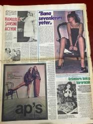 ŞEY HAFTALIK MAGAZİN GAZETESİ DOĞUM GÜNÜ HEDİYESİ  ( Turkish Newspaper ) - 30 EYLÜL 1980 - TAM TAKIM 12 SAYFADIR -Cüneyt Arkın-Christine Haydar-Filiz Akın-Türkan Tunca-Mine Ateş-Perihan Sözen-Nihal Vesile-Semra Türel-Nilgün Arman-Nuray Arzu-Alper Altınışık-Suna Bayram-Zerrin Şan-Gülay Alp-Annur Akkun-Yasemin Yıldız-Alev İpek-Müjgan Güngör-Mehmet Taneri-Gülgün Şans-Tülay Karaca-Mine Zeren-Fatoş Dönmez-Kenan Türkay-Figen Sezer-Nur Peri Tuğrul Yalım-Gülşen Bubikoğlu-Nebahat Çehre-Aydın Şener-Rıfat Arabay-Sevda Karaca-Yeşim Şerbetçi-Nil Burak-Sevda Ferdağ-Ayşe Karanfil-Yonca Evcimik-Güngör Bayrak-Aydemir Akbaş-Ali Kocatepe-Hülya Avşar-Hülya Koçyiğit-Ferdi Tayfur Cüneyt Arkın’a son ihtar-Arkın’ları perişan eden filmler-Filiz Akın evlenmek istiyor-İkinci anneliğe hazırlanıyor-Bu defa dikişi tutturdu-Ağabeyini yataktan kurtardı-Halhal’a bağlandılar şimdi düşman oldular-Tiyatro benim için özentidir-Yugoslavya’da aşkı buldu-Evlilikleri sahneye takıldı-Avrupa’da yaşıyor Türk sevgilisinden vazgeç